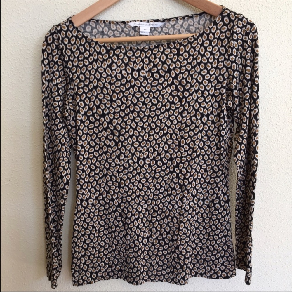 DVF long sleeve top. Fun print. Like New.